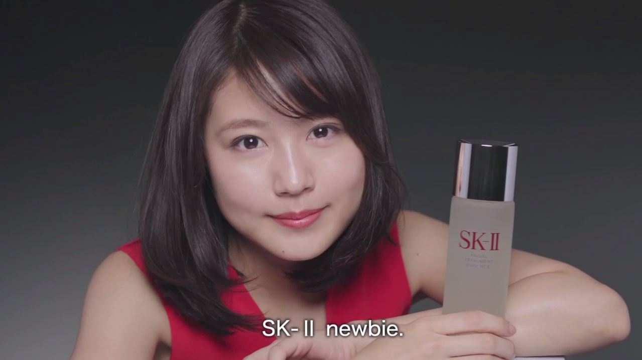 Sk Ii Cmより真っ赤なドレスで大人っぽい有村架純 あげてけ