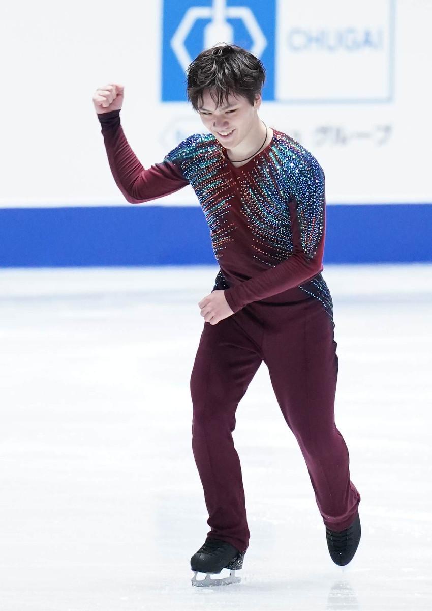 フィギュアスケート全日本選手権19でspで滑り終えてガッツポーズの宇野昌磨 あげてけ