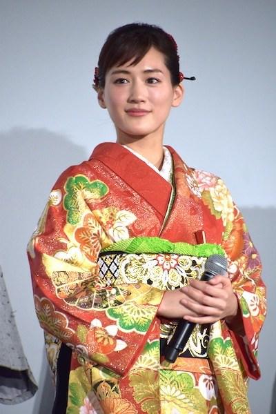 映画 本能寺ホテル 舞台挨拶より 着物姿が美しい綾瀬はるか あげてけ