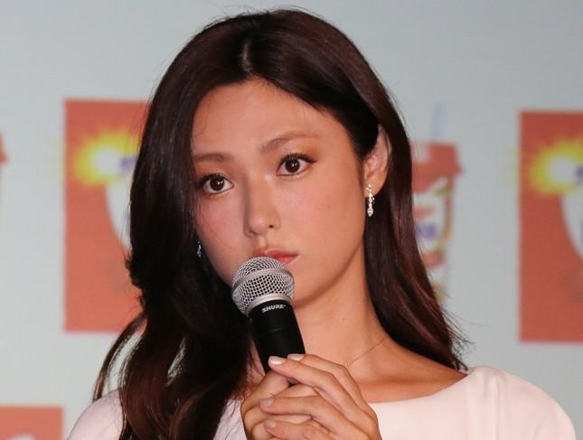 おでこを出したヘアスタイルがかわいい深田恭子 あげてけ