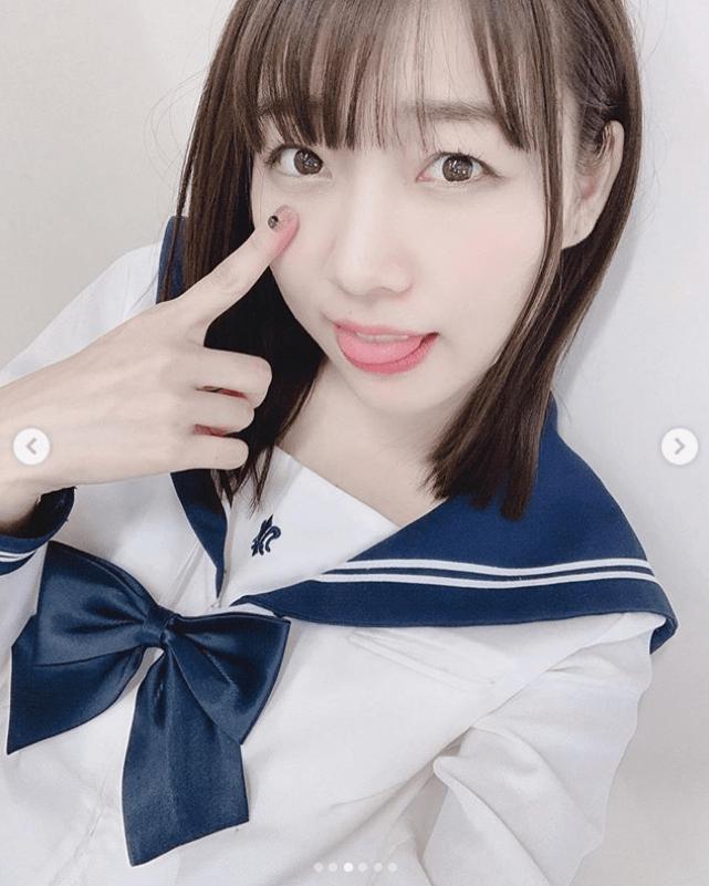 アッカンベーがかわいいセーラー服姿の須田亜香里 あげてけ